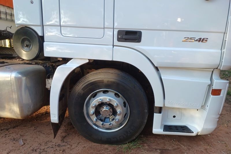 Mercedes-Benz Actros 2546 LS 6×2 + Librelatto 4 Eixos 2023 2018/2019 CAMINHÕES & CAMIONETAS PASSO FUNDO / Carros no Vale