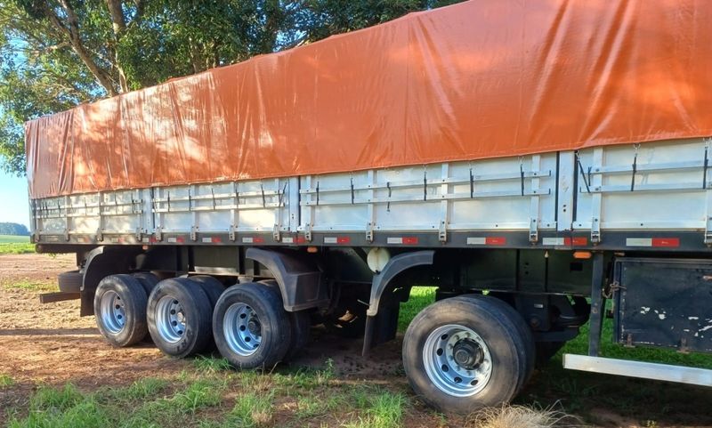 Mercedes-Benz Actros 2546 LS 6×2 + Librelatto 4 Eixos 2023 2018/2019 CAMINHÕES & CAMIONETAS PASSO FUNDO / Carros no Vale