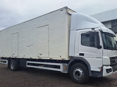 Mercedes-Benz Atego 1419 2p Baú 9 Met 2013/2013 CAMINHÕES & CAMIONETAS PASSO FUNDO / Carros no Vale