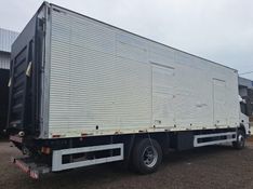 Mercedes-Benz Atego 1419 2p Baú 9 Met 2013/2013 CAMINHÕES & CAMIONETAS PASSO FUNDO / Carros no Vale