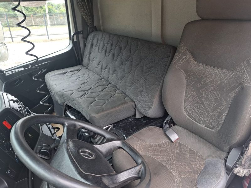 Mercedes-Benz Atego 1419 2p Baú 9 Met 2013/2013 CAMINHÕES & CAMIONETAS PASSO FUNDO / Carros no Vale Mercedes-Benz Atego 1419 2p Baú 9 Met 2013/2013 CAMINHÕES & CAMIONETAS PASSO FUNDO / Carros no Vale