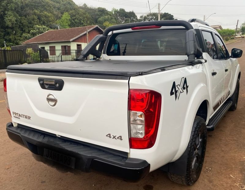 Nissan FRONTIER 2.3 16V TURBO DIESEL ATTACK CD 4X4 AUTOMÁTICO 2020/2021 CAMINHÕES & CAMIONETAS PASSO FUNDO / Carros no Vale