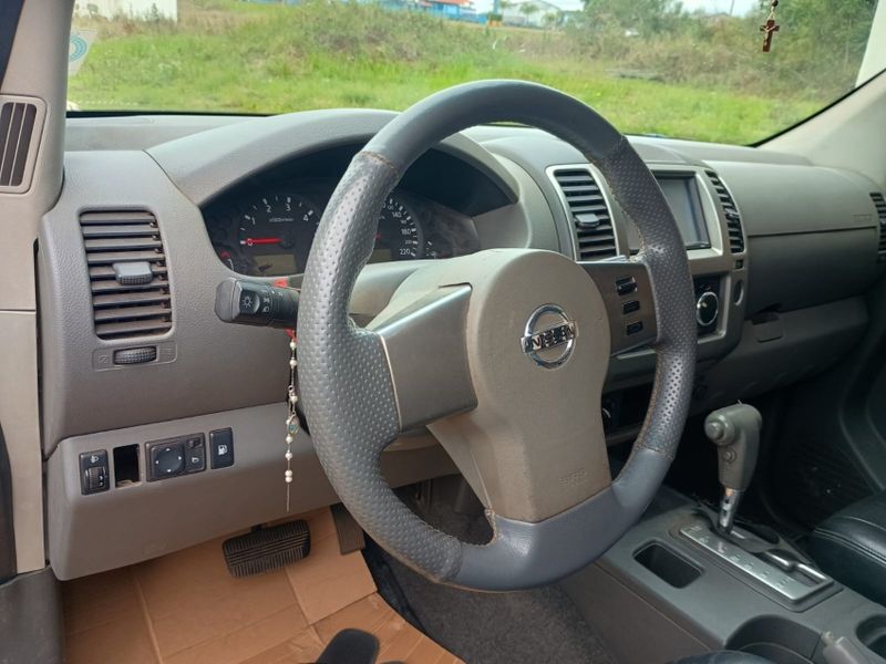 Nissan FRONTIER 2.5 LE 4X4 CD TURBO ELETRONIC DIESEL 4P AUTOMÁTICO 2009/2010 CAMINHÕES & CAMIONETAS PASSO FUNDO / Carros no Vale Nissan FRONTIER 2.5 LE 4X4 CD TURBO ELETRONIC DIESEL 4P AUTOMÁTICO 2009/2010 CAMINHÕES & CAMIONETAS PASSO FUNDO / Carros no Vale