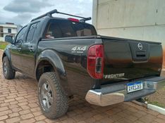 Nissan FRONTIER 2.5 LE 4X4 CD TURBO ELETRONIC DIESEL 4P AUTOMÁTICO 2009/2010 CAMINHÕES & CAMIONETAS PASSO FUNDO / Carros no Vale