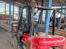 Outros Outros Empilhadeira 2020/2020 CAMINHÕES & CAMIONETAS PASSO FUNDO / Carros no Vale
