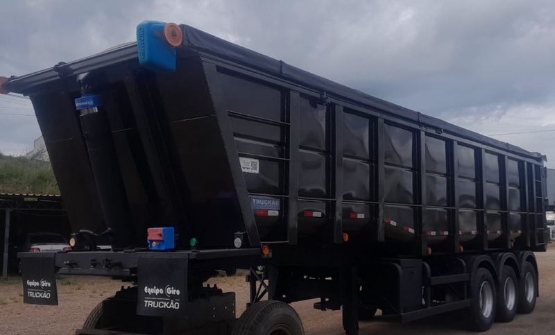 Outros Outros Equipa Giro Carreta Basculante 3 Eixos 40 M3 2015/2015 CAMINHÕES & CAMIONETAS PASSO FUNDO / Carros no Vale