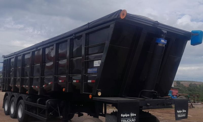 Outros Outros Equipa Giro Carreta Basculante 3 Eixos 40 M3 2015/2015 CAMINHÕES & CAMIONETAS PASSO FUNDO / Carros no Vale