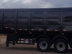Outros Outros Equipa Giro Carreta Basculante 3 Eixos 40 M3 2015/2015 CAMINHÕES & CAMIONETAS PASSO FUNDO / Carros no Vale