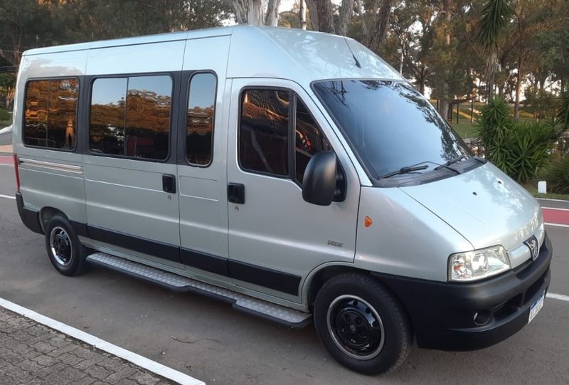 Peugeot BOXER 2.3 HDI NIKS EXECUTIVO 350 FURGÃO LONGO TETO ELEVADO VIDRADO 8V DIESEL 3P MANUAL 2010/2011 CAMINHÕES & CAMIONETAS PASSO FUNDO / Carros no Vale