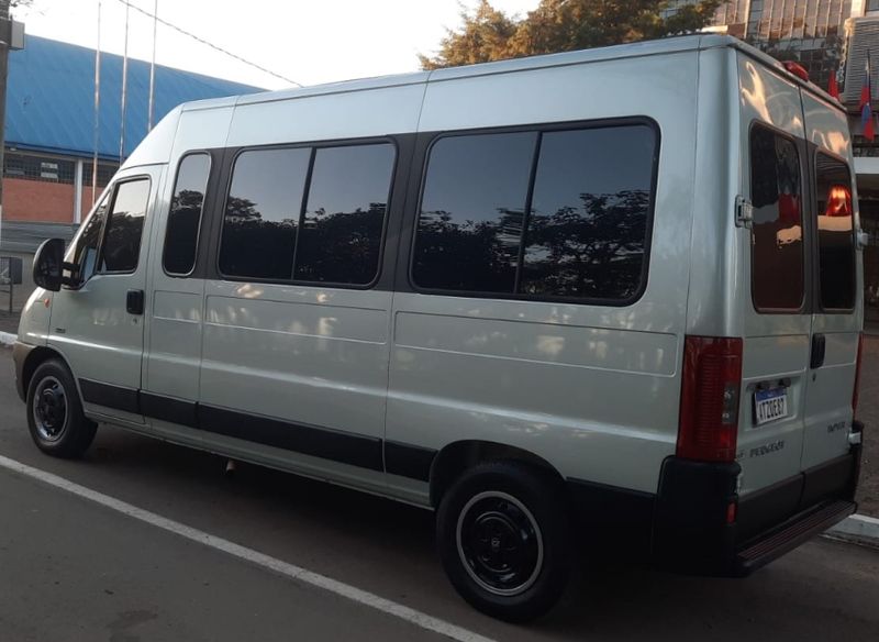Peugeot BOXER 2.3 HDI NIKS EXECUTIVO 350 FURGÃO LONGO TETO ELEVADO VIDRADO 8V DIESEL 3P MANUAL 2010/2011 CAMINHÕES & CAMIONETAS PASSO FUNDO / Carros no Vale