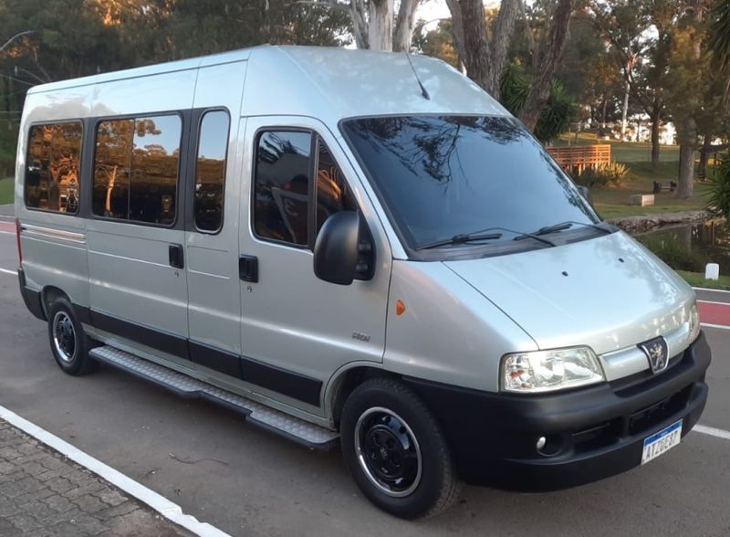 Peugeot BOXER 2.3 HDI NIKS EXECUTIVO 350 FURGÃO LONGO TETO ELEVADO VIDRADO 8V DIESEL 3P MANUAL 2010/2011 CAMINHÕES & CAMIONETAS PASSO FUNDO / Carros no Vale