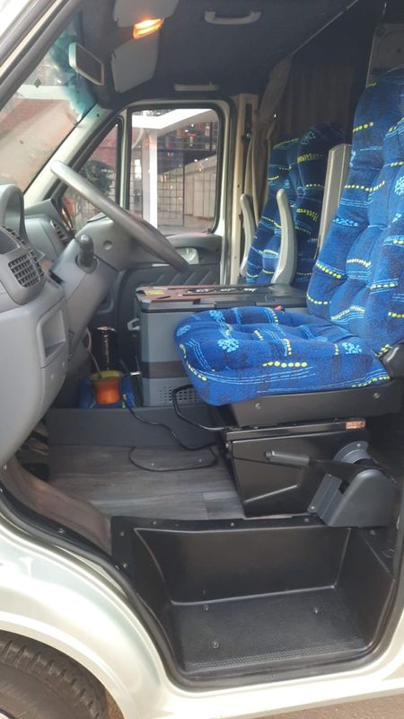 Peugeot BOXER 2.3 HDI NIKS EXECUTIVO 350 FURGÃO LONGO TETO ELEVADO VIDRADO 8V DIESEL 3P MANUAL 2010/2011 CAMINHÕES & CAMIONETAS PASSO FUNDO / Carros no Vale