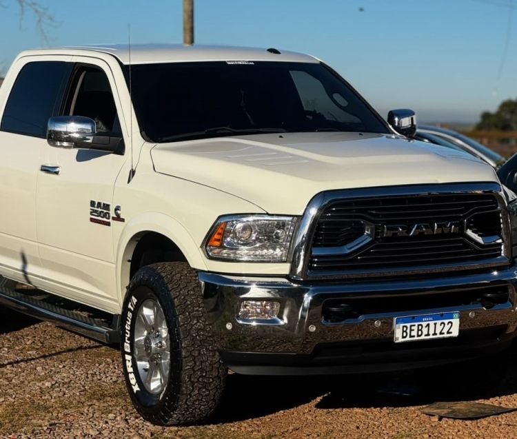 Ram 2500 6.7 LARAMIE 4X4 CD I6 TURBO DIESEL 4P AUTOMÁTICO 2018/2018 CAMINHÕES & CAMIONETAS PASSO FUNDO / Carros no Vale Ram 2500 6.7 LARAMIE 4X4 CD I6 TURBO DIESEL 4P AUTOMÁTICO 2018/2018 CAMINHÕES & CAMIONETAS PASSO FUNDO / Carros no Vale