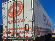 Randon Frigorífico Câmara Fria 1999/2000 CAMINHÕES & CAMIONETAS PASSO FUNDO / Carros no Vale