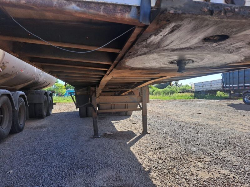 Randon Frigorífico Câmara Fria 1999/2000 CAMINHÕES & CAMIONETAS PASSO FUNDO / Carros no Vale