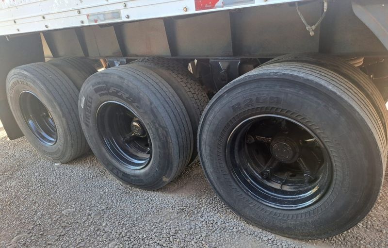 Randon Frigorífico Câmara Fria 1999/2000 CAMINHÕES & CAMIONETAS PASSO FUNDO / Carros no Vale