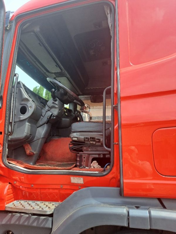 Scania G 360 R-124 GA 360 6×2 NZ + Guerra 04 2004/2004 CAMINHÕES & CAMIONETAS PASSO FUNDO / Carros no Vale Scania G 360 R-124 GA 360 6×2 NZ + Guerra 04 2004/2004 CAMINHÕES & CAMIONETAS PASSO FUNDO / Carros no Vale