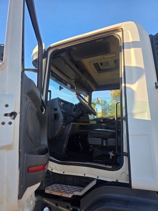 Scania G 440 6×4 2017/2017 CAMINHÕES & CAMIONETAS PASSO FUNDO / Carros no Vale Scania G 440 6×4 2017/2017 CAMINHÕES & CAMIONETAS PASSO FUNDO / Carros no Vale