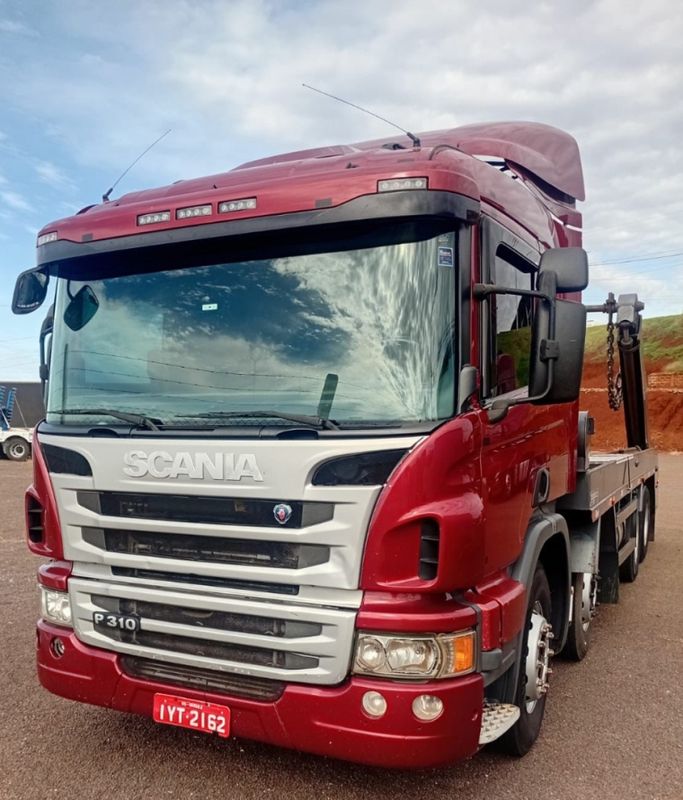 Scania P 310 P-310 B 8×2 (E5) 2018/2018 CAMINHÕES & CAMIONETAS PASSO FUNDO / Carros no Vale