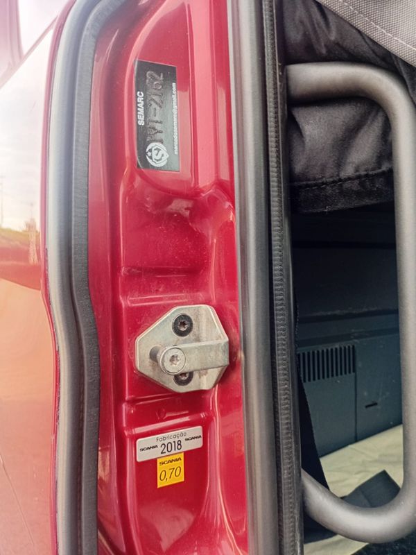 Scania P 310 P-310 B 8×2 (E5) 2018/2018 CAMINHÕES & CAMIONETAS PASSO FUNDO / Carros no Vale