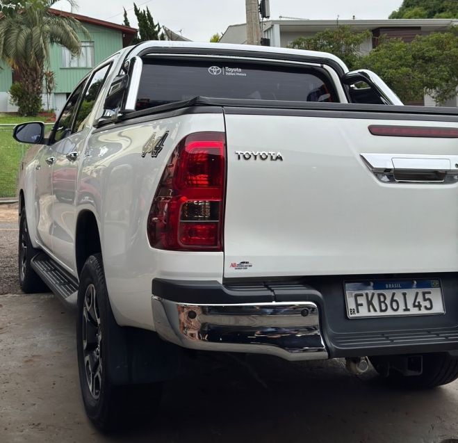 Toyota HILUX 2.8 D-4D TURBO DIESEL CD SRV 4X4 AUTOMÁTICO 2022/2022 CAMINHÕES & CAMIONETAS PASSO FUNDO / Carros no Vale Toyota HILUX 2.8 D-4D TURBO DIESEL CD SRV 4X4 AUTOMÁTICO 2022/2022 CAMINHÕES & CAMIONETAS PASSO FUNDO / Carros no Vale