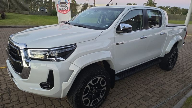 Toyota HILUX 2.8 D-4D TURBO DIESEL CD SRX PLUS 4X4 AUTOMÁTICO 2024/2024 CAMINHÕES & CAMIONETAS PASSO FUNDO / Carros no Vale Toyota HILUX 2.8 D-4D TURBO DIESEL CD SRX PLUS 4X4 AUTOMÁTICO 2024/2024 CAMINHÕES & CAMIONETAS PASSO FUNDO / Carros no Vale