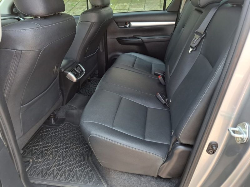 Toyota HILUX 2.8 SRV 4X4 CD 16V DIESEL 4P AUTOMÁTICO 2019/2020 CAMINHÕES & CAMIONETAS PASSO FUNDO / Carros no Vale Toyota HILUX 2.8 SRV 4X4 CD 16V DIESEL 4P AUTOMÁTICO 2019/2020 CAMINHÕES & CAMIONETAS PASSO FUNDO / Carros no Vale