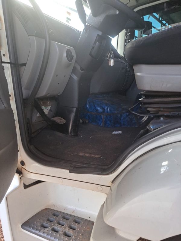 Volkswagen 24250 VW 24-250 E Constellation 3-Eixos Plataforma 2010/2010 CAMINHÕES & CAMIONETAS PASSO FUNDO / Carros no Vale Volkswagen 24250 VW 24-250 E Constellation 3-Eixos Plataforma 2010/2010 CAMINHÕES & CAMIONETAS PASSO FUNDO / Carros no Vale