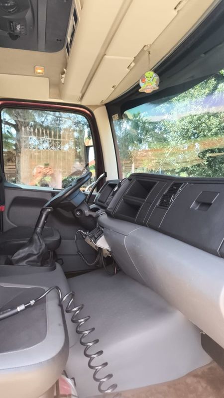 Volkswagen 24280 24-280 E Constel 6×2 2p (E5) Chassi 2020/2021 CAMINHÕES & CAMIONETAS PASSO FUNDO / Carros no Vale