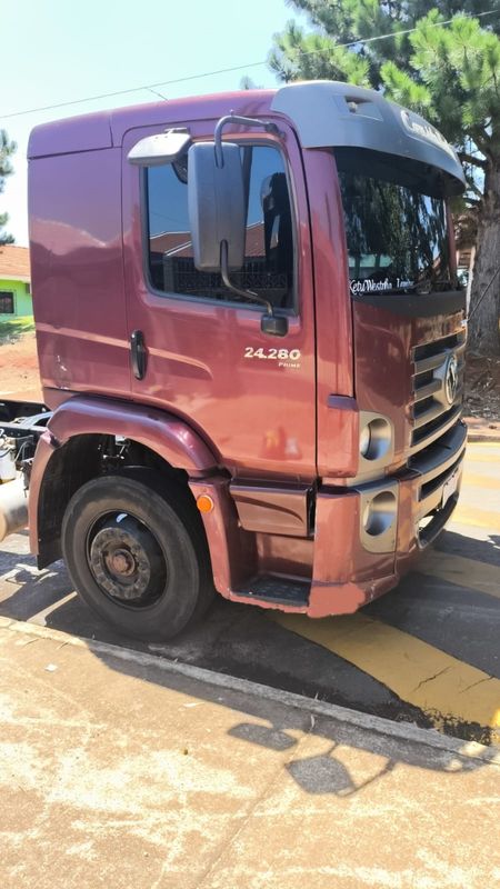 Volkswagen 24280 24-280 E Constel 6×2 2p (E5) Chassi 2020/2021 CAMINHÕES & CAMIONETAS PASSO FUNDO / Carros no Vale