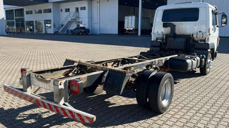 Volkswagen 8-160 VW 8-160 E Delivery 2p Chassi 2015/2015 CAMINHÕES & CAMIONETAS PASSO FUNDO / Carros no Vale