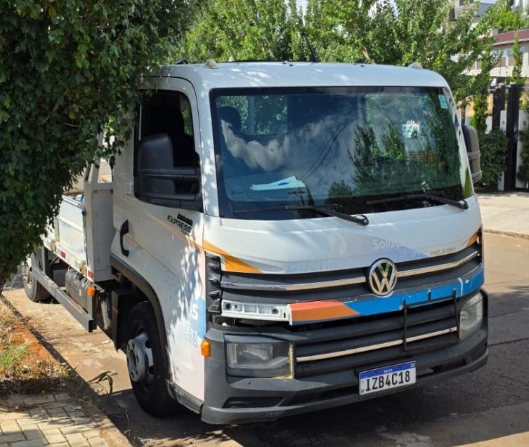 Volkswagen Delivery Express 2p Munck 2018/2019 CAMINHÕES & CAMIONETAS PASSO FUNDO / Carros no Vale