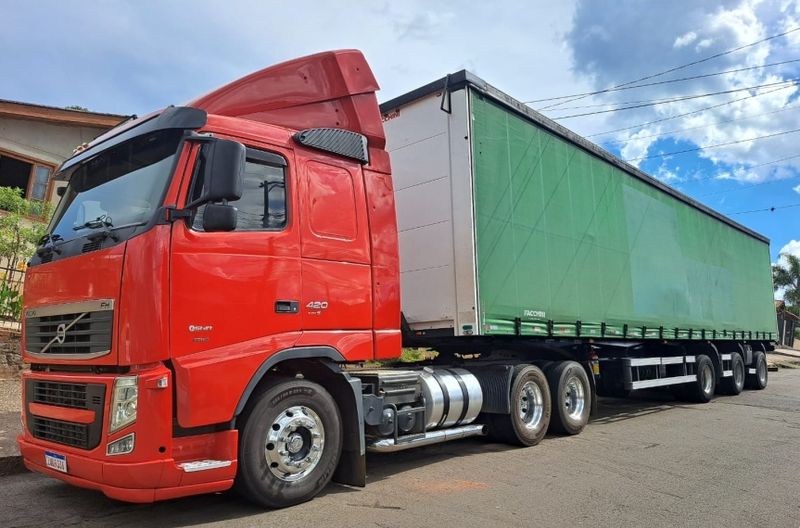 Volvo FH 420 FH-420 6×2 (E5) 2013/2013 CAMINHÕES & CAMIONETAS PASSO FUNDO / Carros no Vale