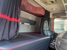 Volvo FH 420 FH-420 6×2 (E5) 2013/2013 CAMINHÕES & CAMIONETAS PASSO FUNDO / Carros no Vale