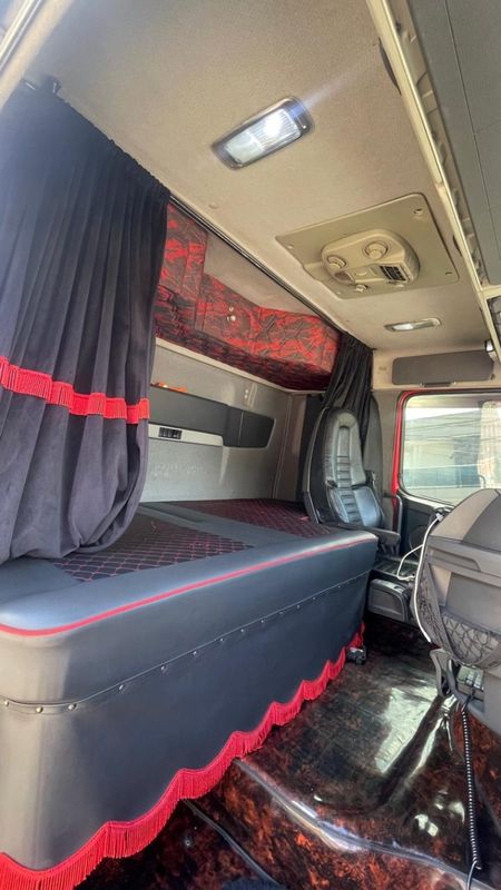Volvo FH 420 FH-420 6×2 (E5) 2013/2013 CAMINHÕES & CAMIONETAS PASSO FUNDO / Carros no Vale