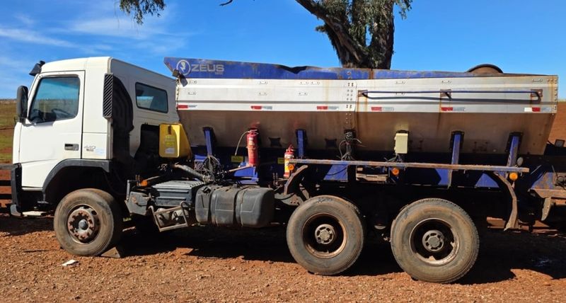 Volvo FMX 500 6X4 FM 440 6×4 Distribuidor Fertilizantes 2009/2009 CAMINHÕES & CAMIONETAS PASSO FUNDO / Carros no Vale Volvo FMX 500 6X4 FM 440 6×4 Distribuidor Fertilizantes 2009/2009 CAMINHÕES & CAMIONETAS PASSO FUNDO / Carros no Vale