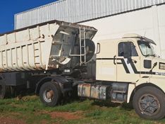 Volvo N10 280 N-10 280 TURBO-II H 4×2 + Caçamba 1988/1988 CAMINHÕES & CAMIONETAS PASSO FUNDO / Carros no Vale