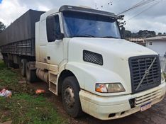Volvo NH12 380 NH-12 380 6×2 2p + Librelatto 2010 2003/2003 CAMINHÕES & CAMIONETAS PASSO FUNDO / Carros no Vale