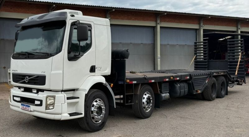 Volvo VM 270 8×2 Prancha 9,5 Mt 2012/2013 CAMINHÕES & CAMIONETAS PASSO FUNDO / Carros no Vale