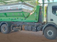 Volvo VM 330 6×4 2012/2012 CAMINHÕES & CAMIONETAS PASSO FUNDO / Carros no Vale