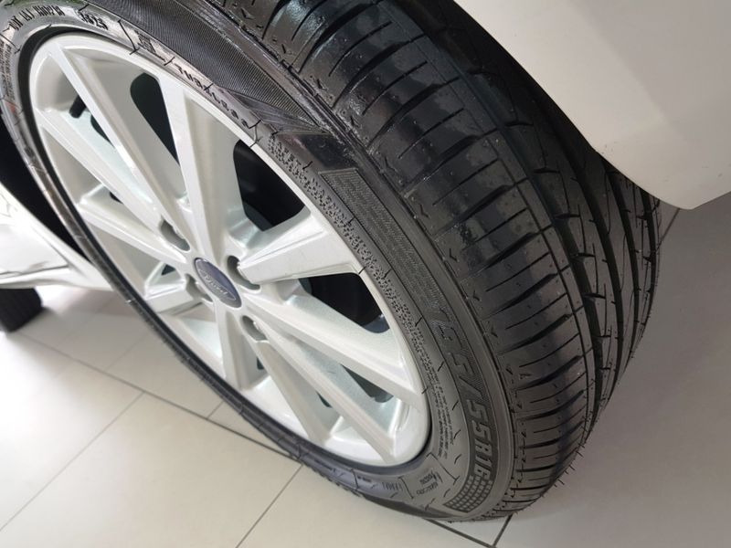 Ford FIESTA 1.0 ECOBOOST GASOLINA SEL STYLE POWERSHIFT 2018/2018 ADVANT AUTOMÓVEIS CAXIAS DO SUL / Carros no Vale