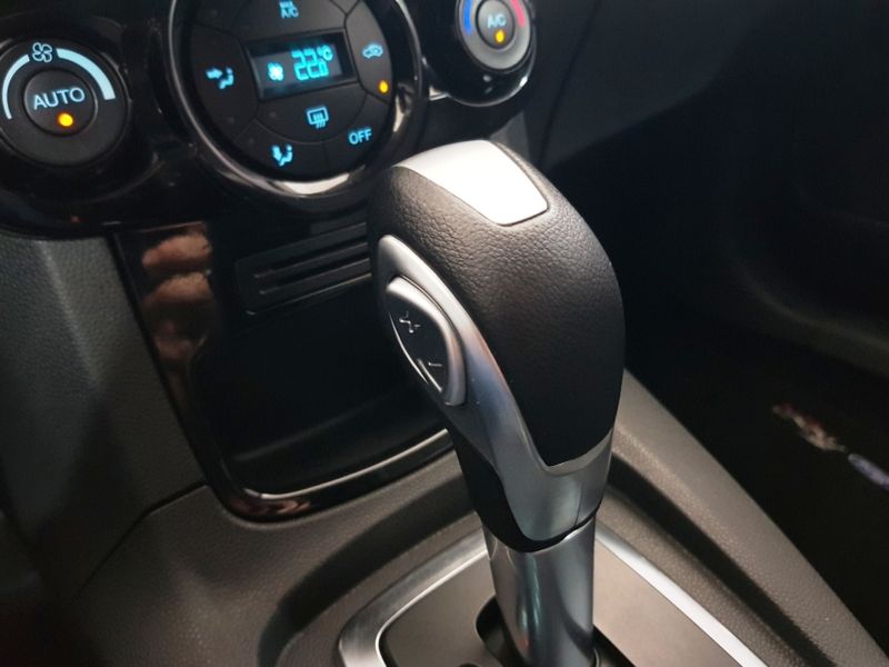 Ford FIESTA 1.6 TITANIUM HATCH 16V FLEX 4P POWERSHIFT 2016/2016 ADVANT AUTOMÓVEIS CAXIAS DO SUL / Carros no Vale Ford FIESTA 1.6 TITANIUM HATCH 16V FLEX 4P POWERSHIFT 2016/2016 ADVANT AUTOMÓVEIS CAXIAS DO SUL / Carros no Vale