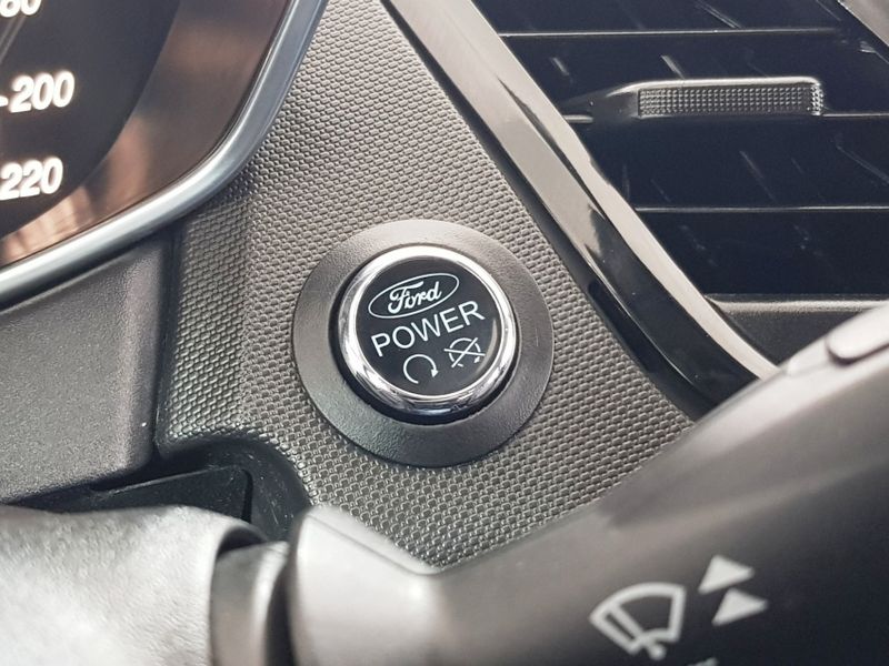 Ford FIESTA 1.6 TITANIUM HATCH 16V FLEX 4P POWERSHIFT 2015/2016 ADVANT AUTOMÓVEIS CAXIAS DO SUL / Carros no Vale Ford FIESTA 1.6 TITANIUM HATCH 16V FLEX 4P POWERSHIFT 2015/2016 ADVANT AUTOMÓVEIS CAXIAS DO SUL / Carros no Vale