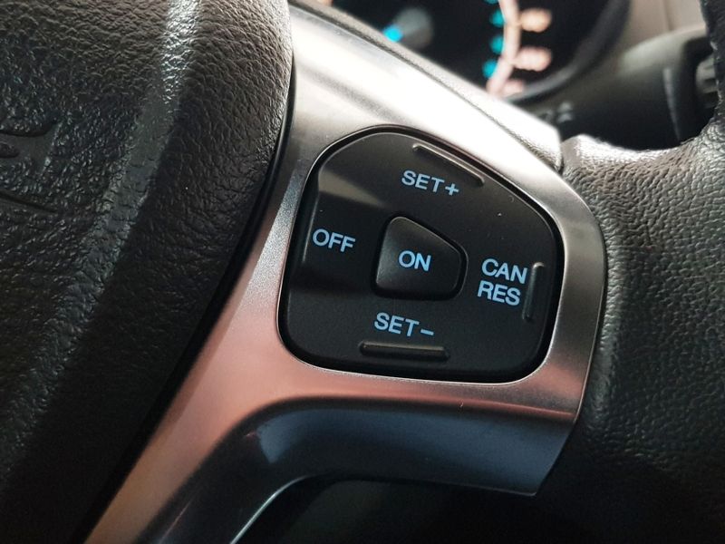 Ford FIESTA 1.6 TITANIUM HATCH 16V FLEX 4P POWERSHIFT 2016/2016 ADVANT AUTOMÓVEIS CAXIAS DO SUL / Carros no Vale Ford FIESTA 1.6 TITANIUM HATCH 16V FLEX 4P POWERSHIFT 2016/2016 ADVANT AUTOMÓVEIS CAXIAS DO SUL / Carros no Vale