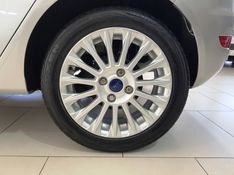 Ford FIESTA 1.6 TITANIUM HATCH 16V FLEX 4P POWERSHIFT 2014/2015 ADVANT AUTOMÓVEIS CAXIAS DO SUL / Carros no Vale