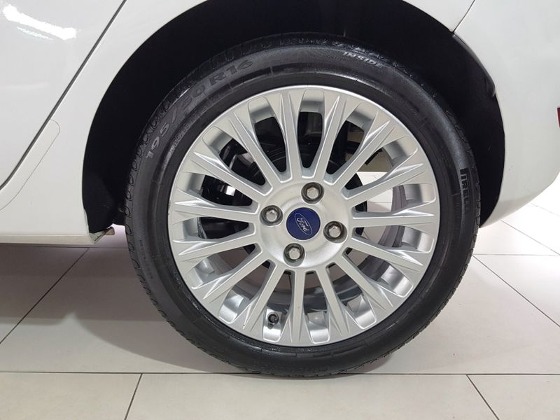 Ford FIESTA 1.6 TITANIUM HATCH 16V FLEX 4P POWERSHIFT 2016/2016 ADVANT AUTOMÓVEIS CAXIAS DO SUL / Carros no Vale Ford FIESTA 1.6 TITANIUM HATCH 16V FLEX 4P POWERSHIFT 2016/2016 ADVANT AUTOMÓVEIS CAXIAS DO SUL / Carros no Vale