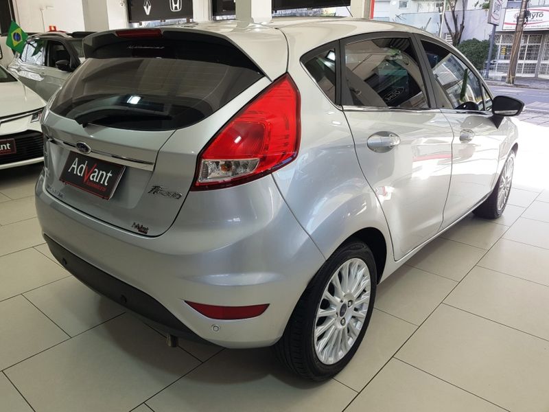 Ford FIESTA 1.6 TITANIUM HATCH 16V FLEX 4P POWERSHIFT 2014/2015 ADVANT AUTOMÓVEIS CAXIAS DO SUL / Carros no Vale Ford FIESTA 1.6 TITANIUM HATCH 16V FLEX 4P POWERSHIFT 2014/2015 ADVANT AUTOMÓVEIS CAXIAS DO SUL / Carros no Vale