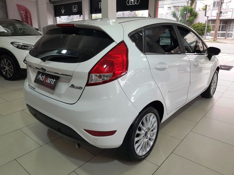 Ford FIESTA 1.6 TITANIUM HATCH 16V FLEX 4P POWERSHIFT 2016/2016 ADVANT AUTOMÓVEIS CAXIAS DO SUL / Carros no Vale Ford FIESTA 1.6 TITANIUM HATCH 16V FLEX 4P POWERSHIFT 2016/2016 ADVANT AUTOMÓVEIS CAXIAS DO SUL / Carros no Vale