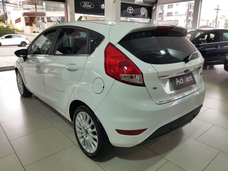 Ford FIESTA 1.6 TITANIUM HATCH 16V FLEX 4P POWERSHIFT 2016/2016 ADVANT AUTOMÓVEIS CAXIAS DO SUL / Carros no Vale Ford FIESTA 1.6 TITANIUM HATCH 16V FLEX 4P POWERSHIFT 2016/2016 ADVANT AUTOMÓVEIS CAXIAS DO SUL / Carros no Vale