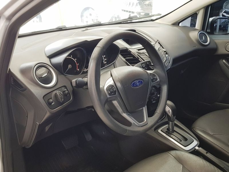 Ford FIESTA 1.6 TITANIUM HATCH 16V FLEX 4P POWERSHIFT 2014/2015 ADVANT AUTOMÓVEIS CAXIAS DO SUL / Carros no Vale Ford FIESTA 1.6 TITANIUM HATCH 16V FLEX 4P POWERSHIFT 2014/2015 ADVANT AUTOMÓVEIS CAXIAS DO SUL / Carros no Vale